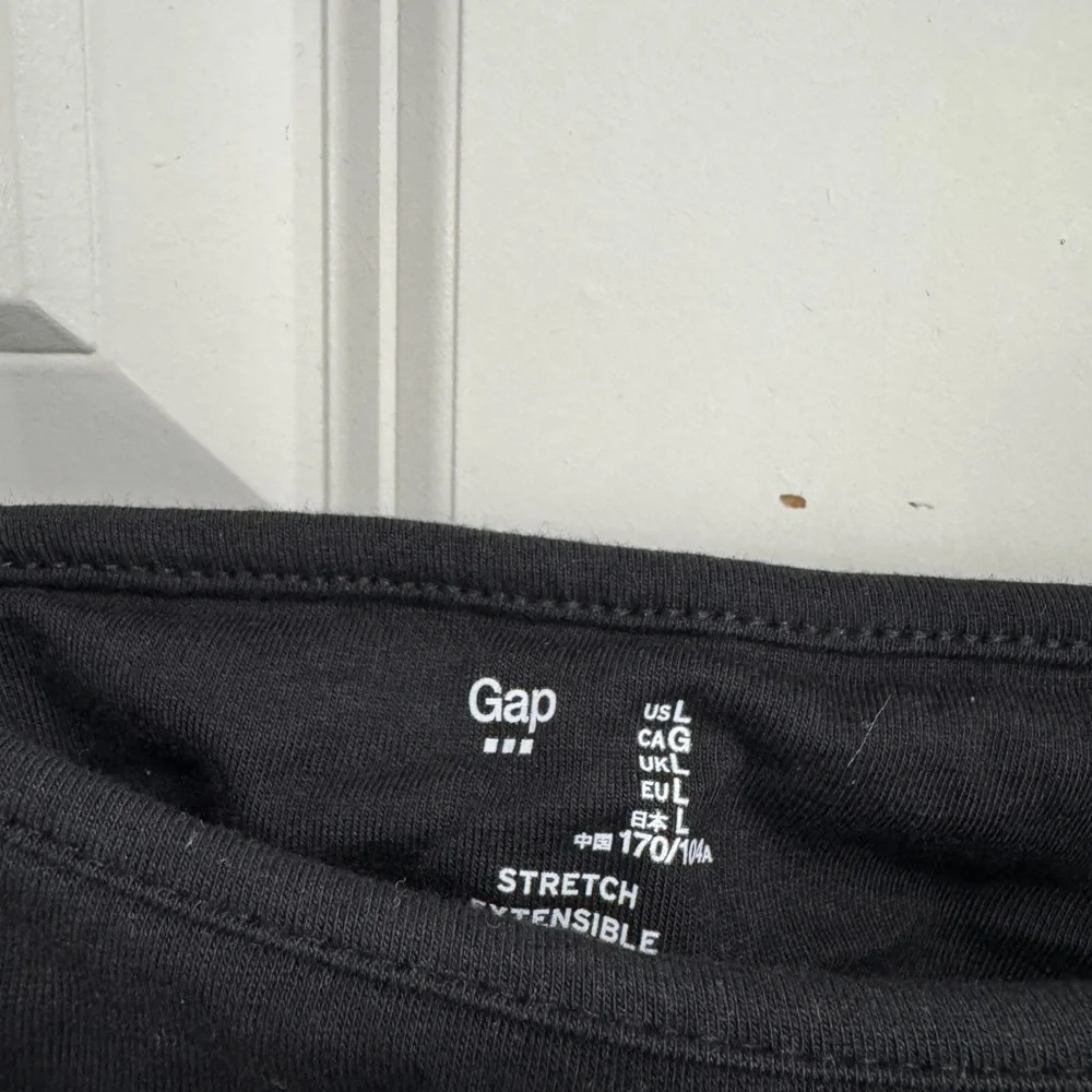 GAP Black Camisole Top - Picture 6 of 6